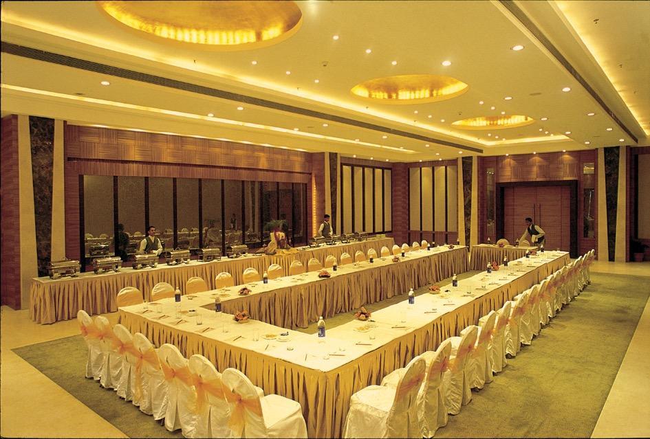 Nirvana Luxury Hotel L Ludhiana Exteriör bild