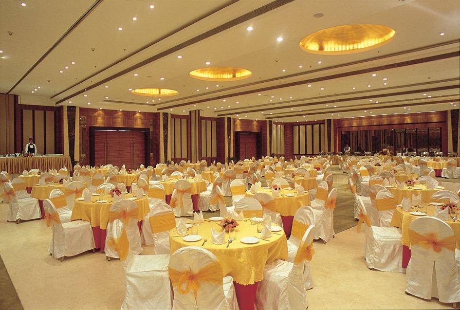 Nirvana Luxury Hotel L Ludhiana Exteriör bild