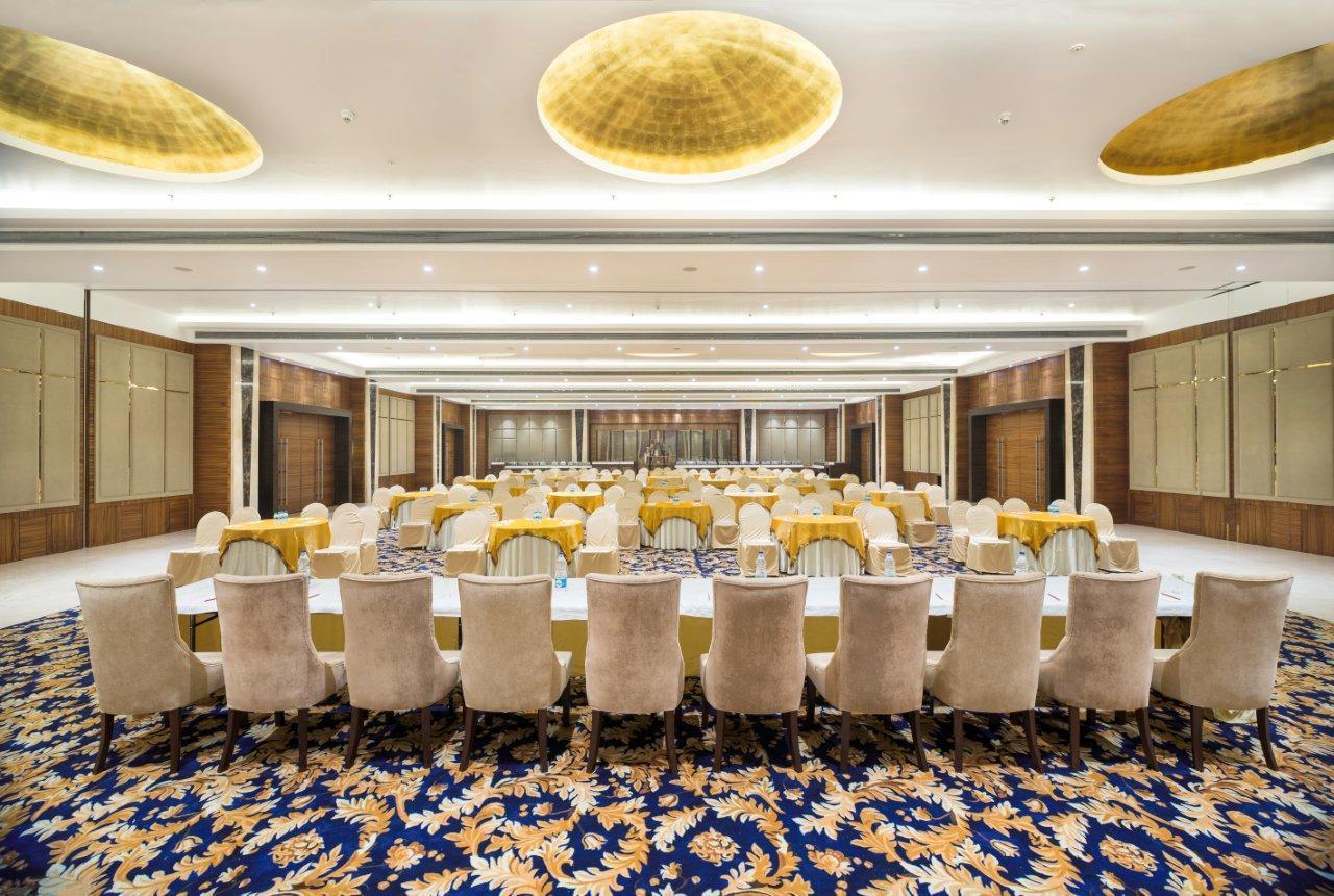 Nirvana Luxury Hotel L Ludhiana Exteriör bild