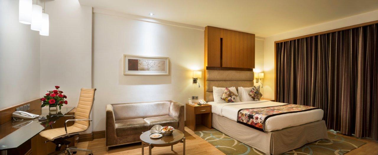 Nirvana Luxury Hotel L Ludhiana Exteriör bild