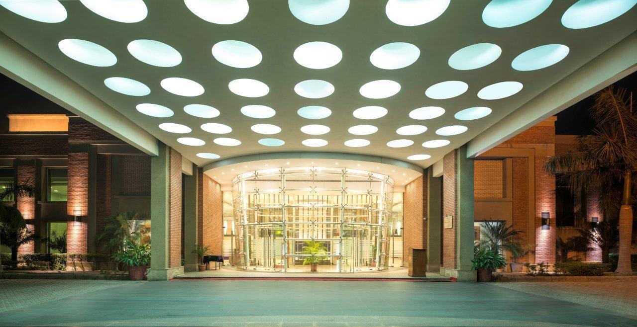 Nirvana Luxury Hotel L Ludhiana Exteriör bild