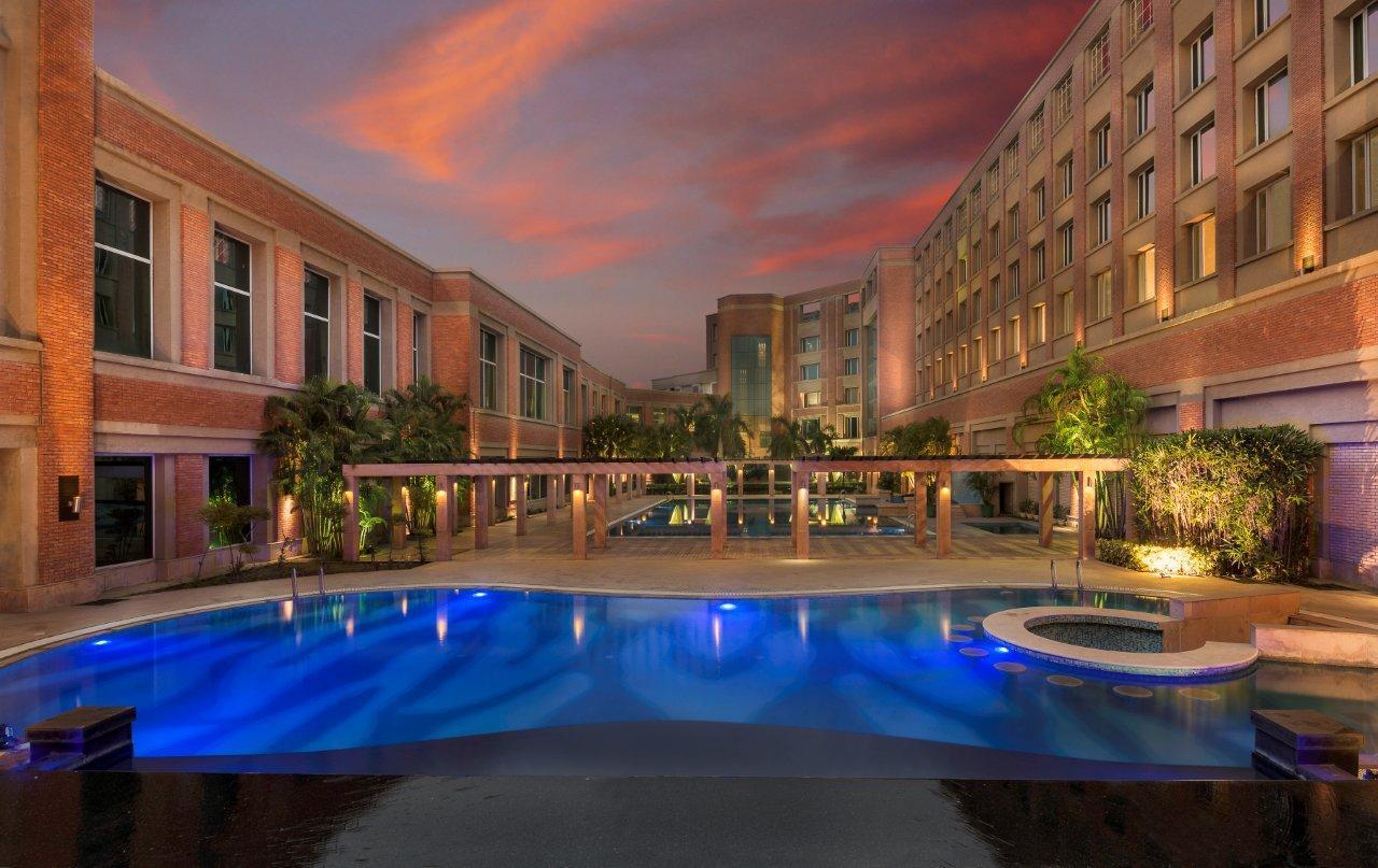 Nirvana Luxury Hotel L Ludhiana Exteriör bild